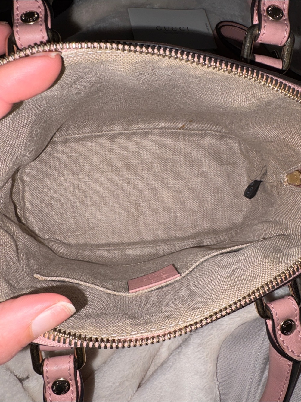Gucci Pink mini dome bag with authenticity and crossbody strap - Picture 4 of 9